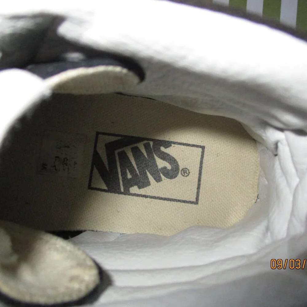 Vans Off the Wall High-Top Sneakers - Picture 13 of 16
